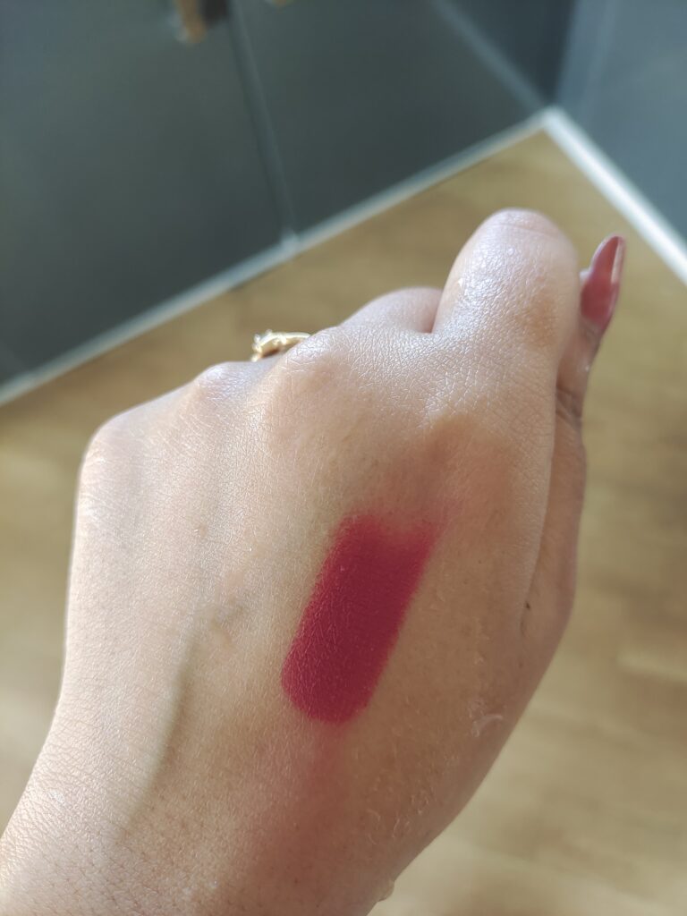 Nykaa Ultra Matte Lipstick smudge-proof test
