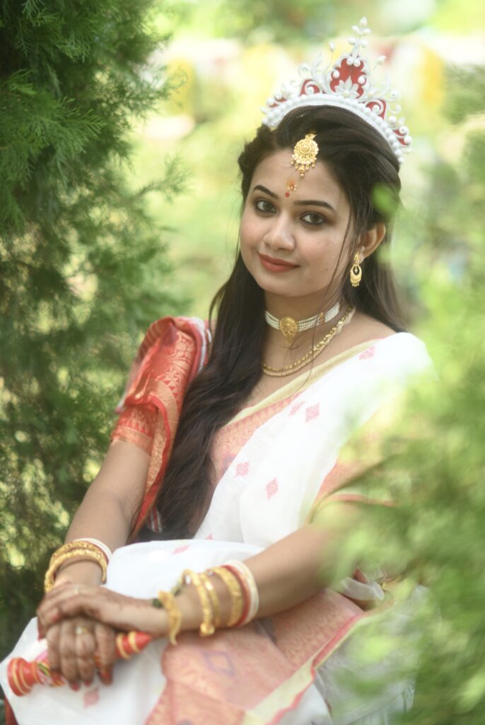 Used Elle 18 Eye Drama Kajal to create my Biddi Look